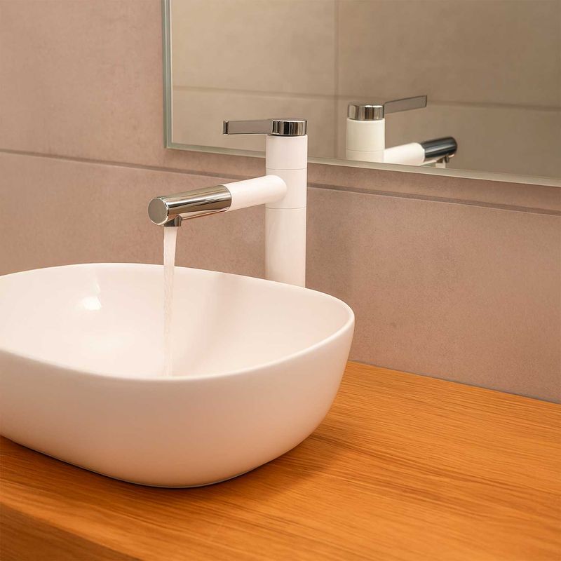 Torneira Lavatório Monocomando Bica Alta e Rotativa